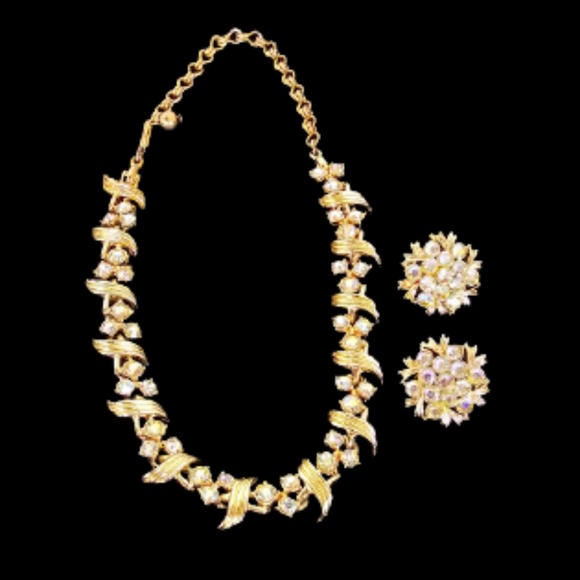 Coro Jewelry - 🎉2XH.P. CORO Aurora Borealis Necklace/Earrings Vintage